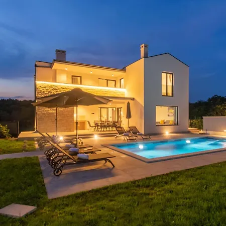 Casa vacanze Modern 300m² - King Beds And Leisure Zone By Interhome *