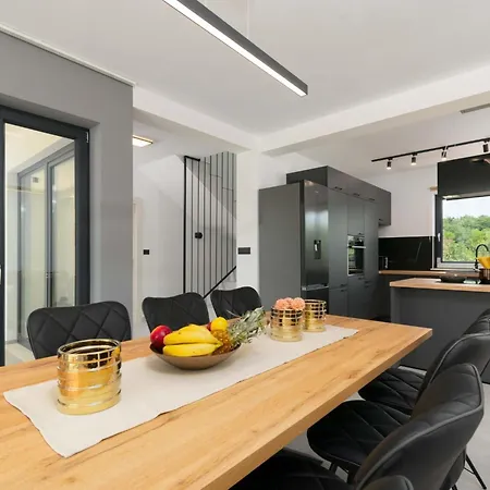 Modern 300m² - King Beds And Leisure Zone By Interhome Ferienhaus