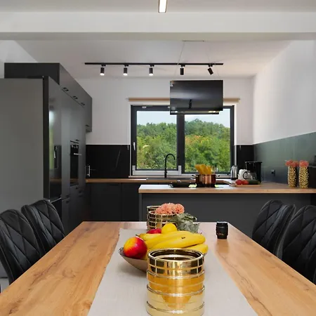 Modern 300m² - King Beds And Leisure Zone By Interhome Kringa