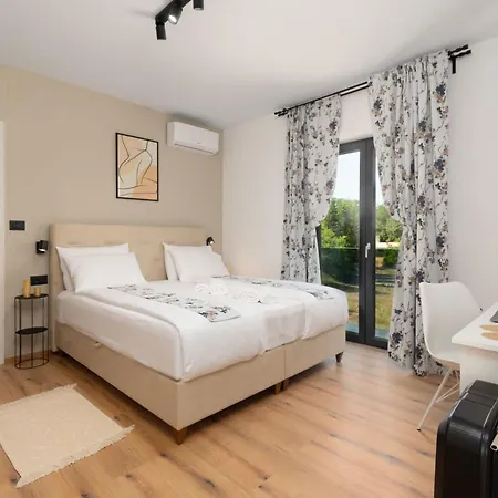 Modern 300m² - King Beds And Leisure Zone By Interhome Casa vacanze Kringa
