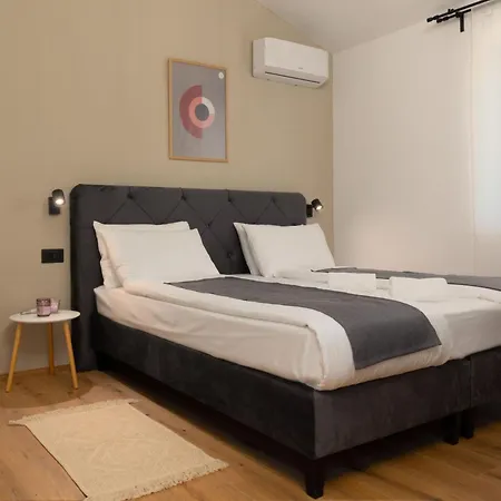 בית נופש Modern 300m² - King Beds And Leisure Zone By Interhome *
