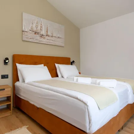 Modern 300m² - King Beds And Leisure Zone By Interhome