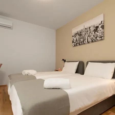 Modern 300m² - King Beds And Leisure Zone By Interhome Casa vacanze Kringa