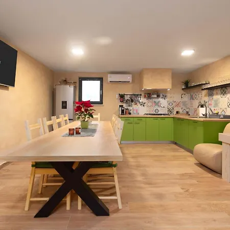 Modern 300m² - King Beds And Leisure Zone By Interhome Kringa