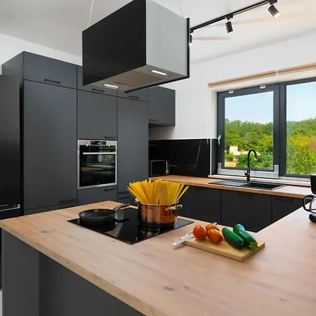Modern 300m² - King Beds And Leisure Zone By Interhome * Kringa